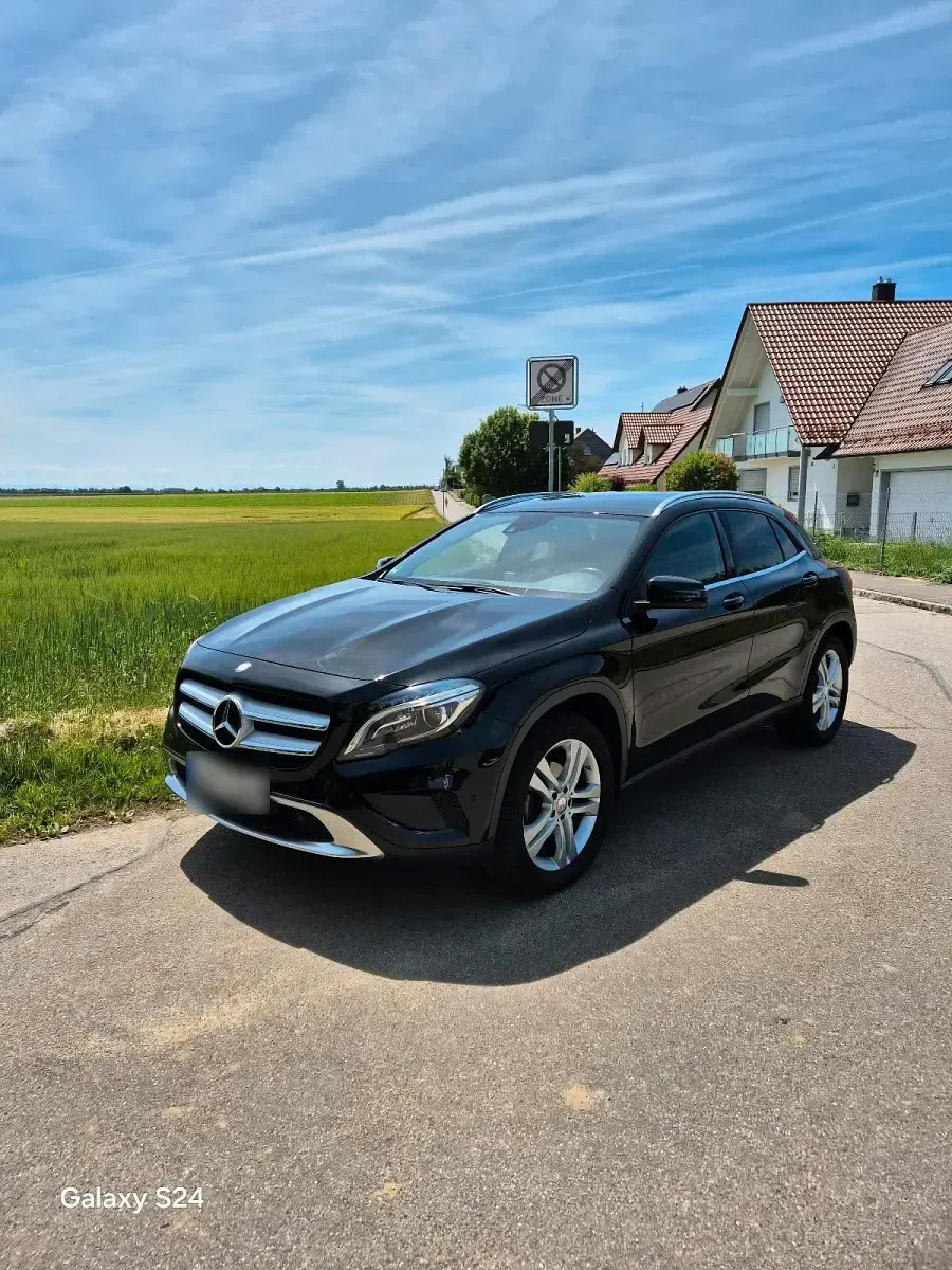 Gebraucht Mercedes GLA200 136 PS (100 kW) 2014 Schwarz SUV
