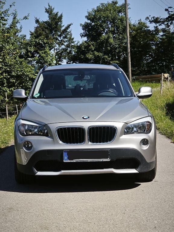 Silber Gebraucht 2011 BMW X1 SUV | 7.700 € (Superpreis) - Bild 1/4