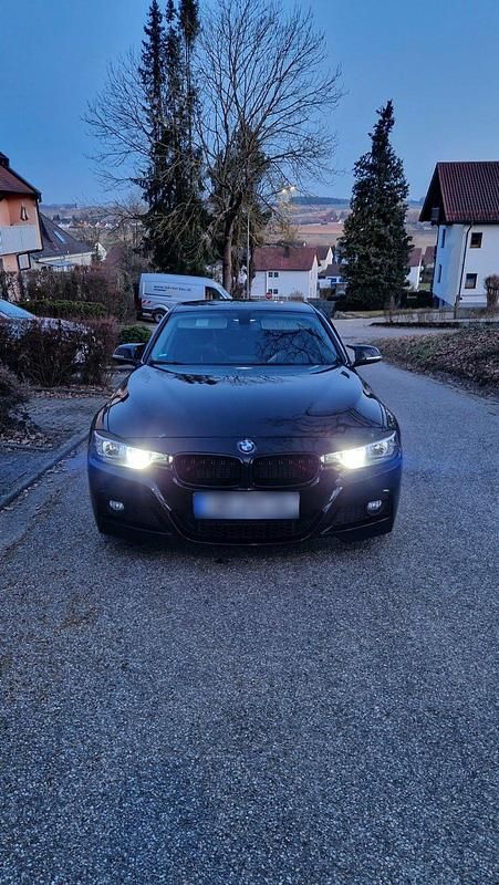 Gebraucht BMW 318 143 PS (105 kW) 2012 Schwarz Limousine