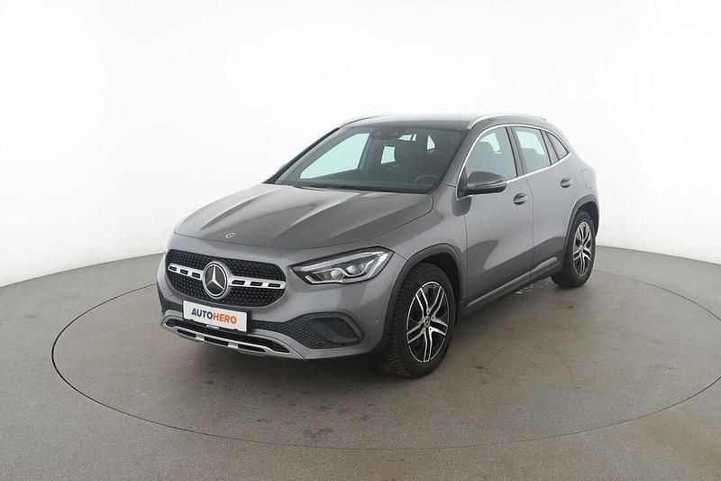 Grau Gebraucht 2021 Mercedes GLA200 Progressive SUV | 33.100 € (Fairer Preis) - Bild 1/3
