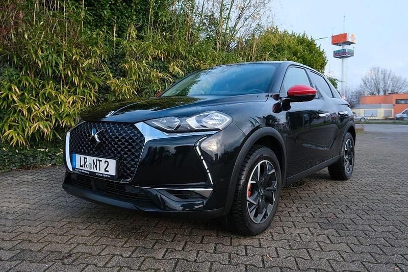 Schwarz Gebraucht 2020 DS Automobiles DS3 Crossback So Chic SUV | 14.900 € (Fairer Preis) - Bild 1/4
