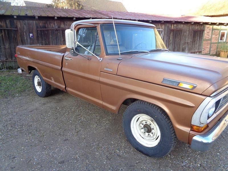Gebraucht Ford F250 180 PS (132 kW) 1972 Braun Pickup