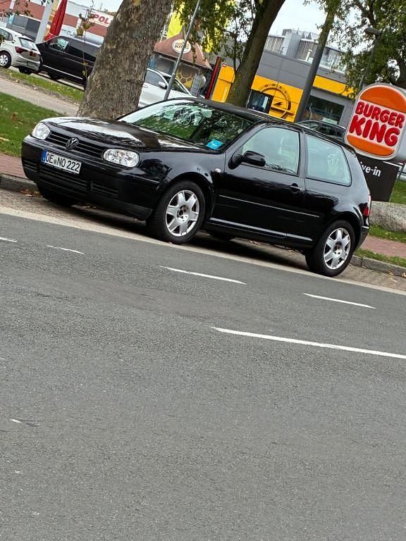 Schwarz Gebraucht 2000 VW Golf IV Basis Kleinwagen | 1.750 € (Etwas zu teuer) - Bild 1/4