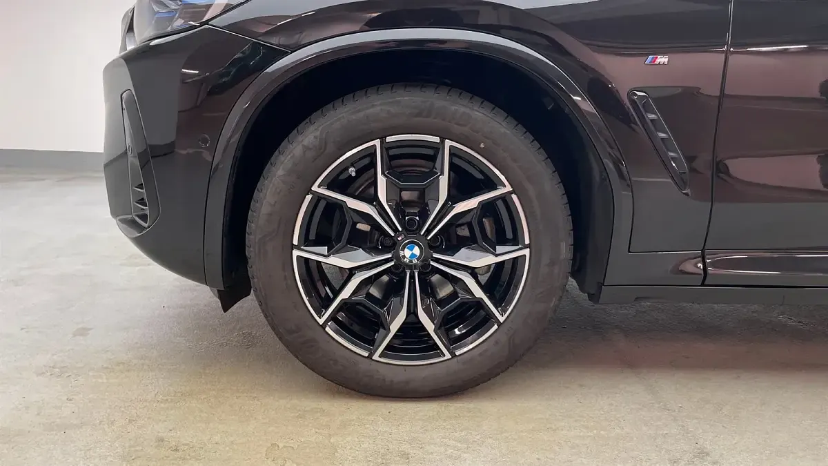 Gebraucht BMW X4 Efficient Dynamics 190 PS (139 kW) 2022 Saphirschwarz metallic SUV