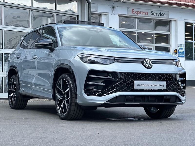 Oyster silver metallic Neu 2025 VW Tayron R-line SUV | 56.990 € (Superpreis) - Bild 1/4