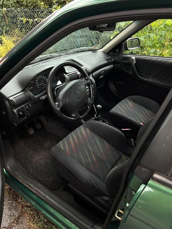 Gebraucht Opel Astra 75 PS (55 kW) 1998 Grün Kombi