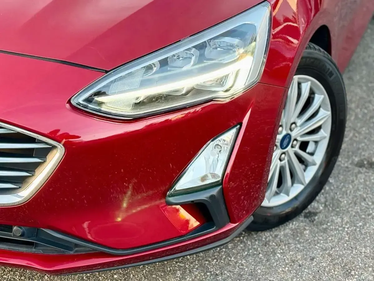 Używany Ford Focus Titanium 150 KM (110 kW) 2019 Czerwony Kombi