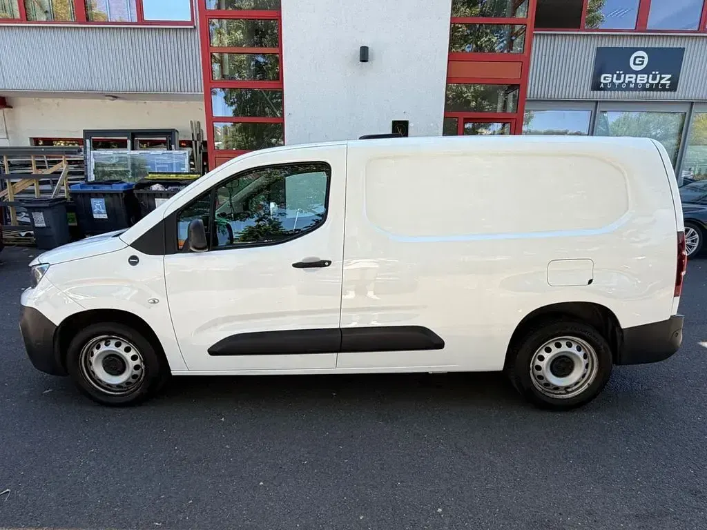 Gebraucht Peugeot Partner Premium 131 PS (96 kW) 2020 Weiß Van / Kleinbus
