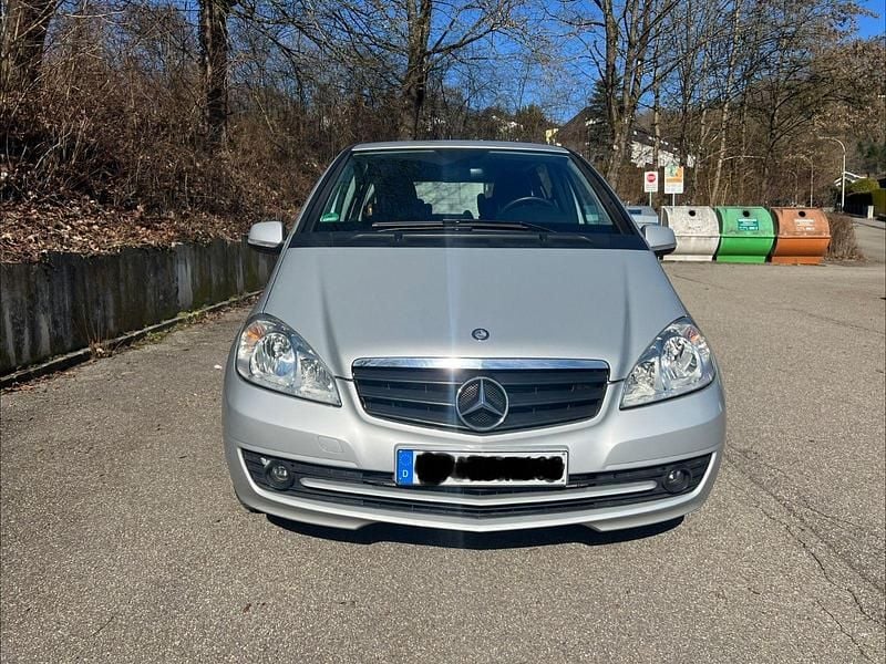 Gebraucht Mercedes A180 109 PS (80 kW) 2012 Grau Limousine