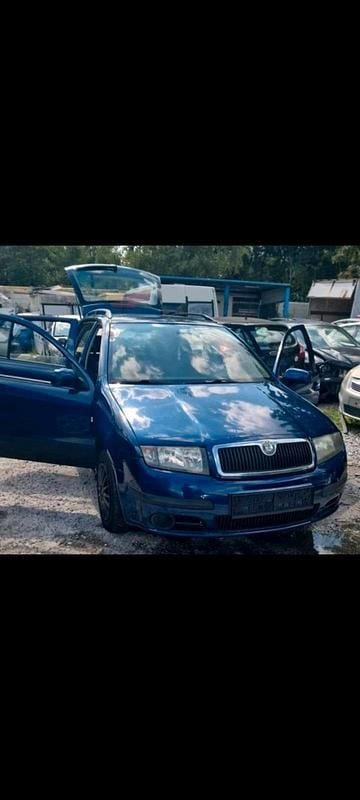 Blau Gebraucht 2006 Skoda Fabia Kleinwagen | 500 € (Superpreis) - Bild 1/4