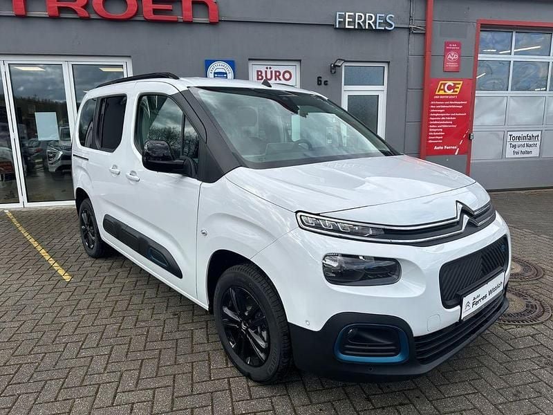 Gebraucht Citroën e-Berlingo Shine 100 kW (136 PS) 2023 Lackierung weiss icy/typ ausse Van / Kleinbus