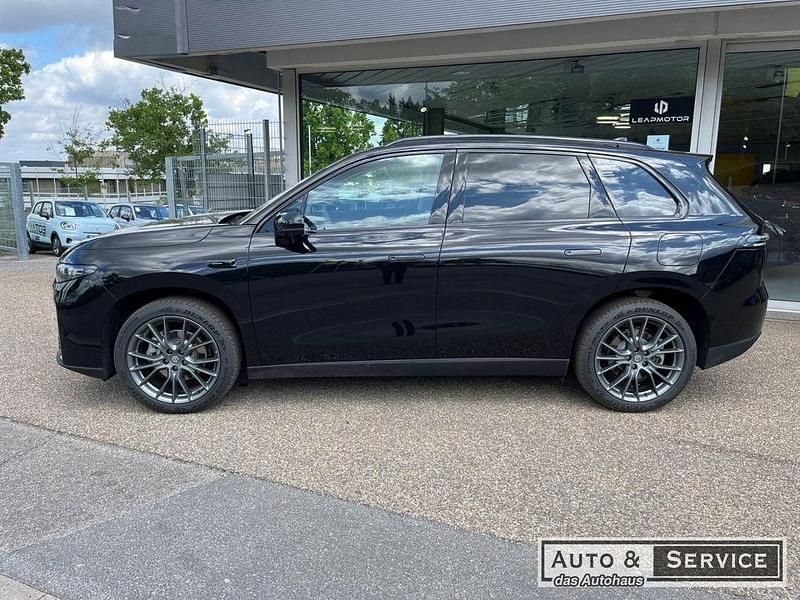 Neu Leapmotor C10 439 kW (598 PS) 2026 Schwarz SUV