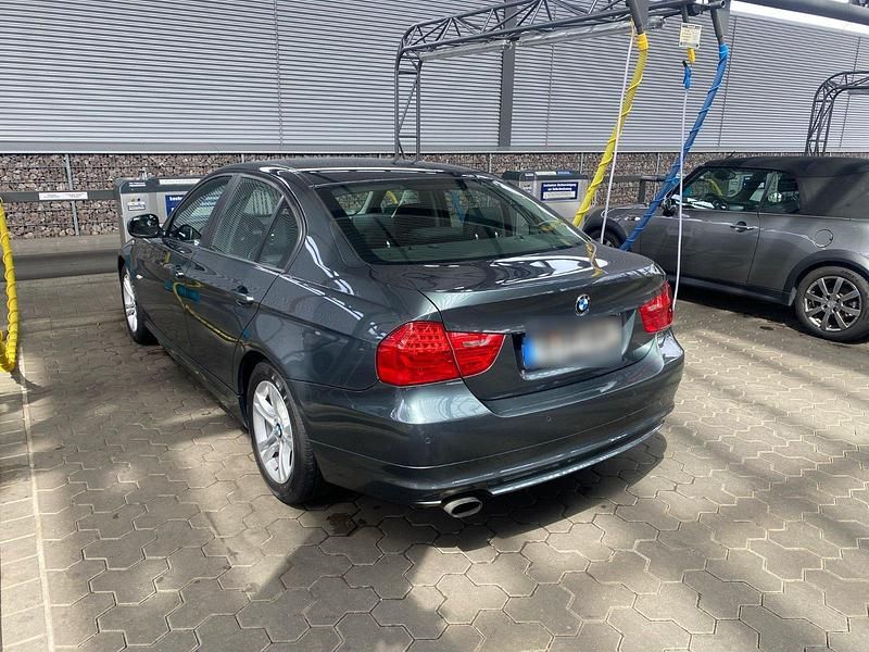 Gebraucht BMW 320 170 PS (125 kW) 2010 Limousine