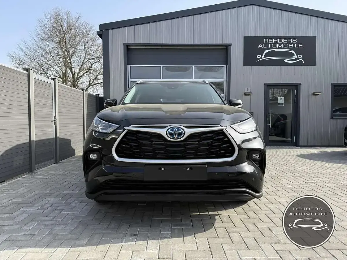 Neu Toyota Highlander 243 PS (178 kW) 2026 Schwarz SUV