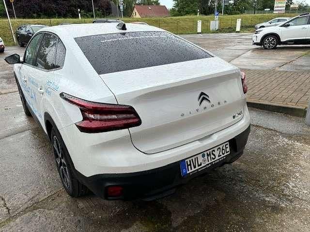 Gebraucht Citroën e-C4 Shine 100 kW (136 PS) 2023 Perlmuttweiß Limousine