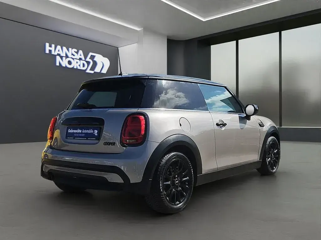 Używany Mini Cooper Classic 136 KM (100 kW) 2021 Szary Hatchback