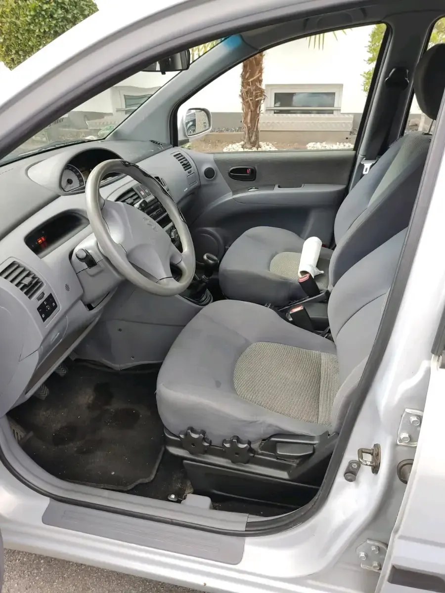 Second-hand Hyundai Matrix 101 CP (74 kW) 2005 Argintiu Monovolum