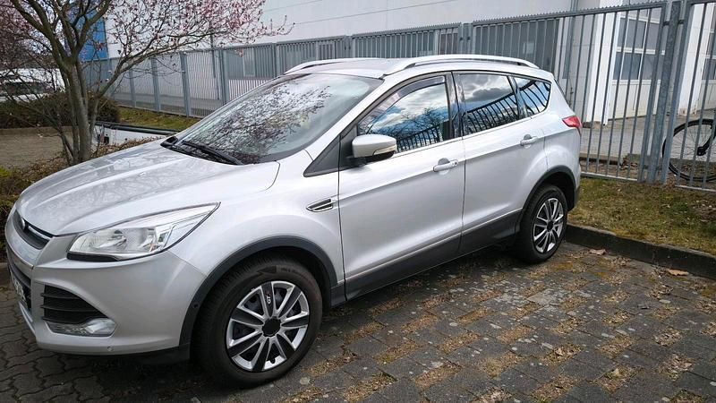 Gebraucht Ford Kuga 150 PS (110 kW) 2015 Silber SUV