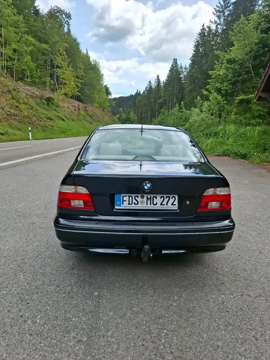 Używany BMW 530 231 KM (169 kW) 2002 Czarny Sedan/Limuzyna