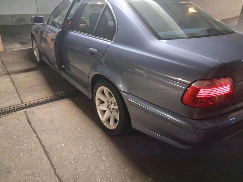 Gebraucht BMW 525 192 PS (141 kW) 2002 Blau Limousine