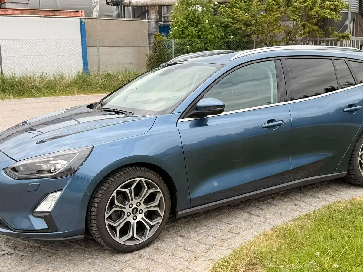 Używany Ford Focus Titanium 182 KM (133 kW) 2019 Niebieski Kombi