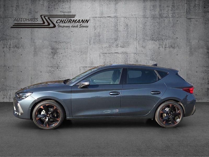 Neu Cupra Leon 150 PS (110 kW) 2026 Grau Limousine