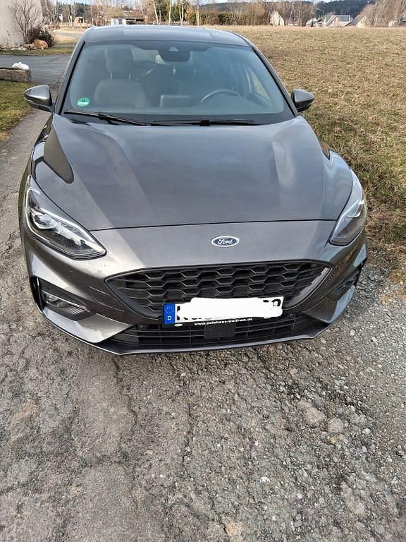 Gebraucht Ford Focus ST-Line 155 PS (114 kW) 2021 Grau Limousine
