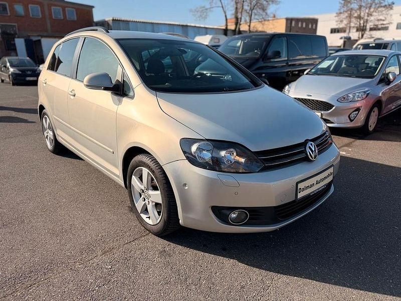 Gebraucht VW Golf VI Team 105 PS (77 kW) 2010 Gold Kleinwagen