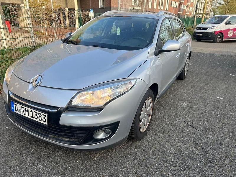 Gebraucht Renault Mégane III Dynamique 110 PS (80 kW) 2012 Grau Limousine