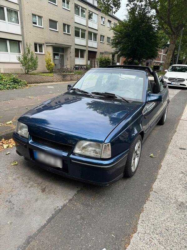 Blau Gebraucht 1991 Opel Kadett Cabrio | 2.999 € - Bild 1/4