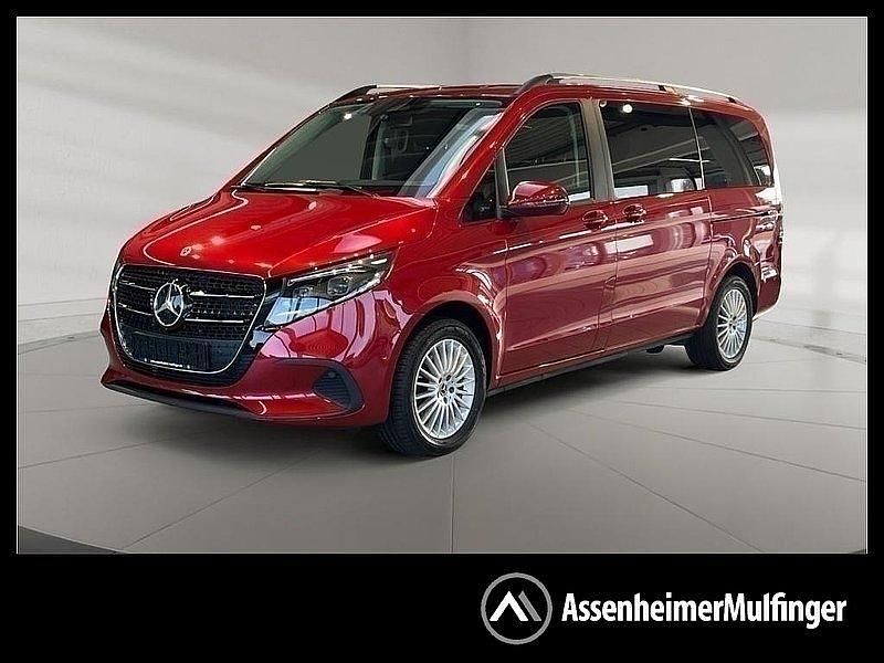 Hyazinthrot metallic Gebraucht 2024 Mercedes V250 Van / Kleinbus | 65.150 € (Superpreis) - Bild 1/4