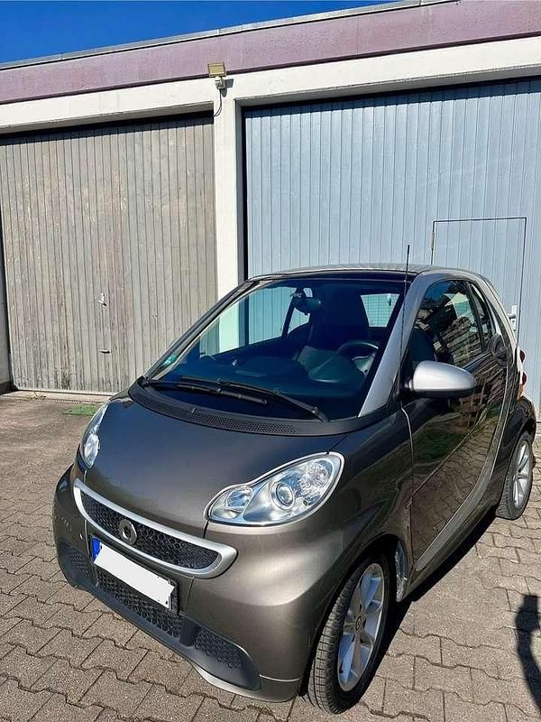 Grau Gebraucht 2013 Smart ForTwo Coupé Passion Coupé | 5.600 € (Guter Preis) - Bild 1/4