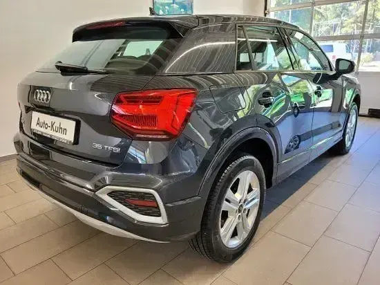 Gebraucht Audi Q2 Advanced 150 PS (110 kW) 2023 Grau SUV