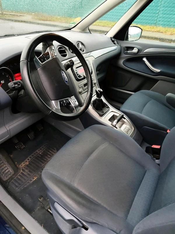 Second-hand Ford Galaxy 145 CP (106 kW) 2009 Albastru Monovolum