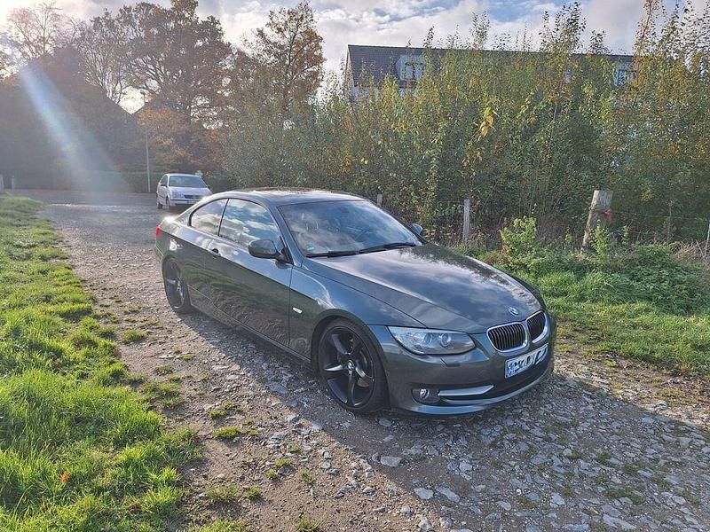 Gebraucht BMW 330 Performance 272 PS (200 kW) 2010 Grün Coupé