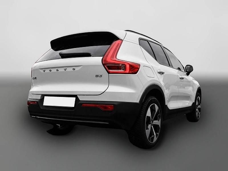 Gebraucht Volvo XC40 Plus 163 PS (119 kW) 2023 Weiß SUV