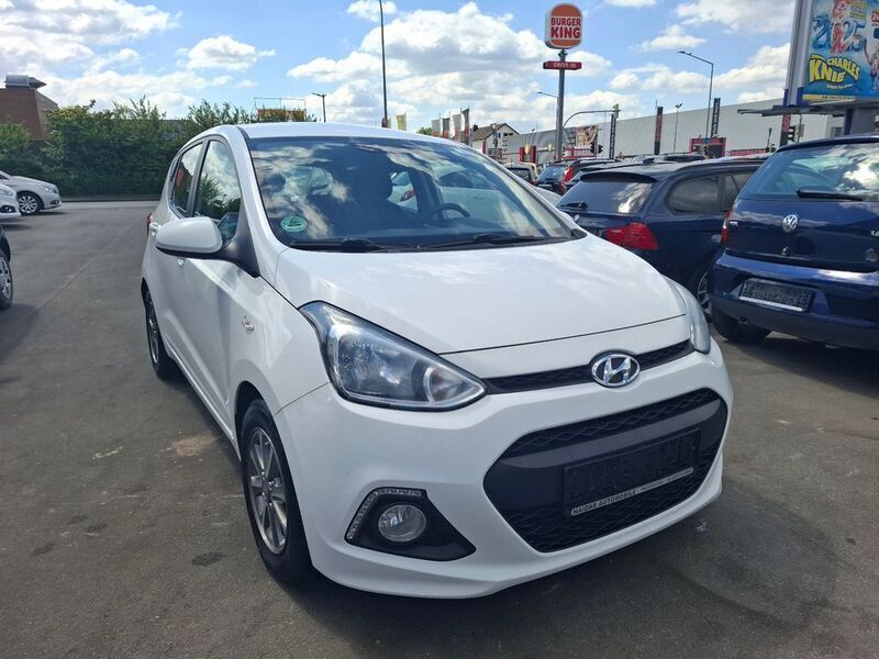 Gebraucht Hyundai i10 Edition 67 PS (49 kW) 2014 Weiß Kleinwagen
