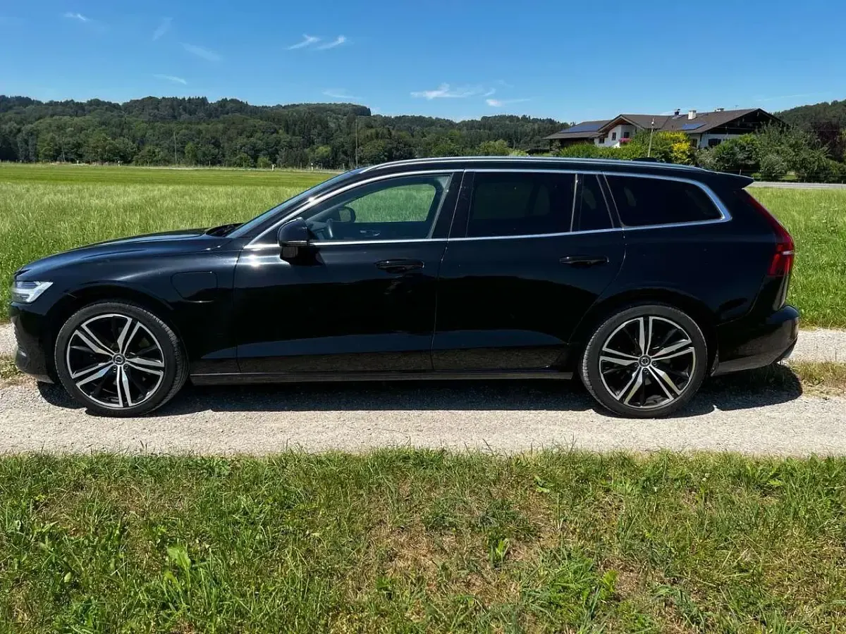 Gebraucht Volvo V60 Inscription 341 PS (250 kW) 2020 Schwarz Kombi