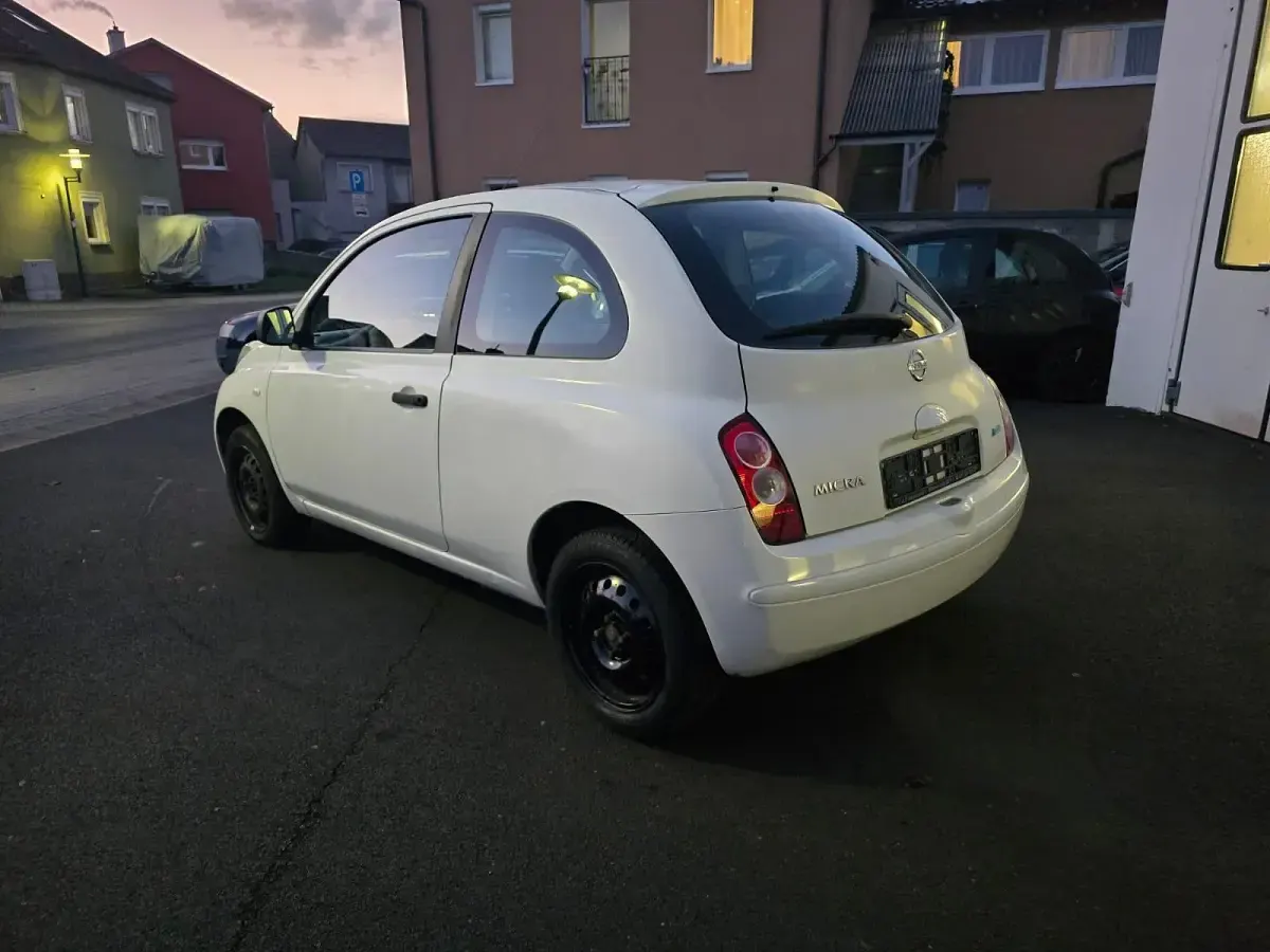 Gebraucht Nissan Micra 64 PS (47 kW) 2010 Weiß Kleinwagen