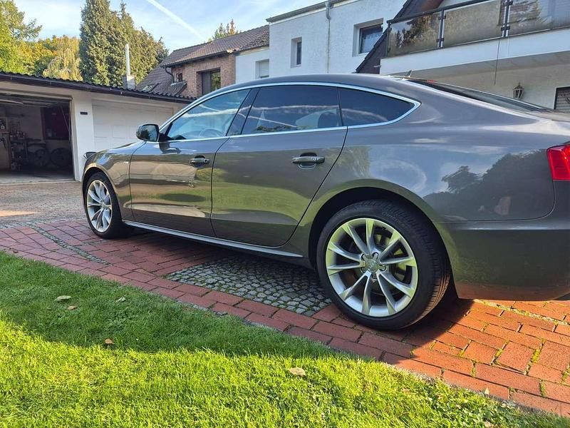 Gebraucht Audi A5 Sportback Design 190 PS (139 kW) 2015 Grau Kleinwagen