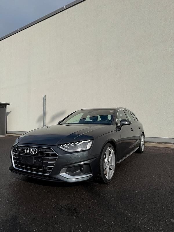Gebraucht Audi A4 Advanced 190 PS (139 kW) 2020 Grau Kombi