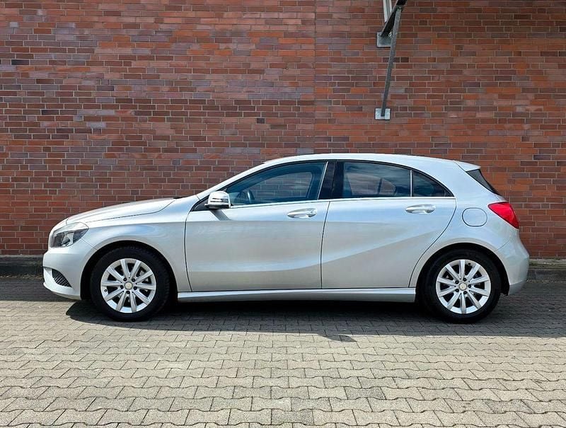 Gebraucht Mercedes A180 122 PS (89 kW) 2013 Silber Limousine