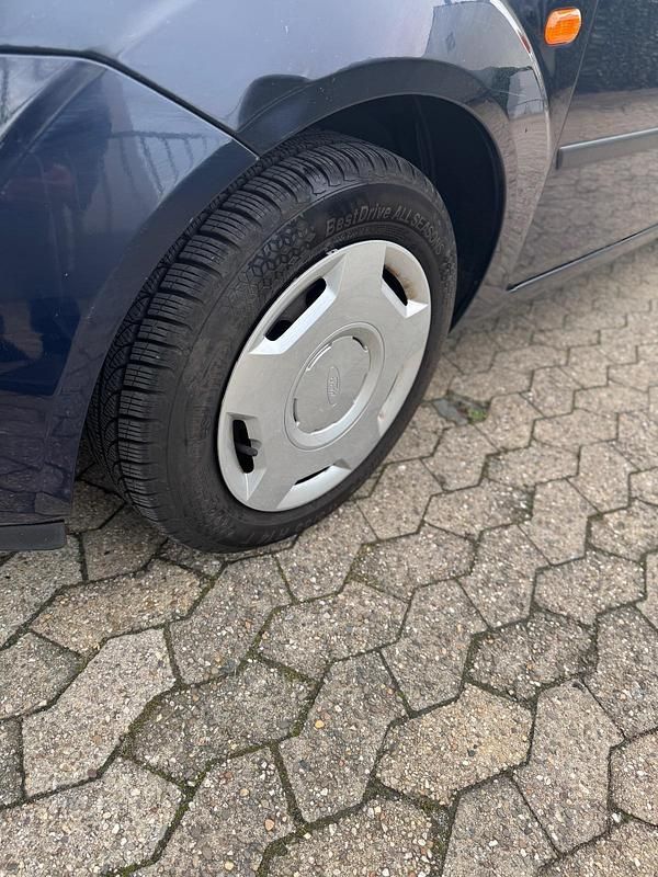 Gebraucht Ford Fiesta 69 PS (50 kW) 2005 Schwarz Kleinwagen