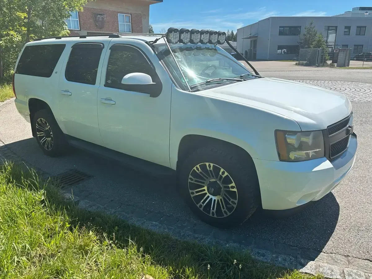 Gebraucht Chevrolet Suburban LS 324 PS (238 kW) 2007 Weiß SUV