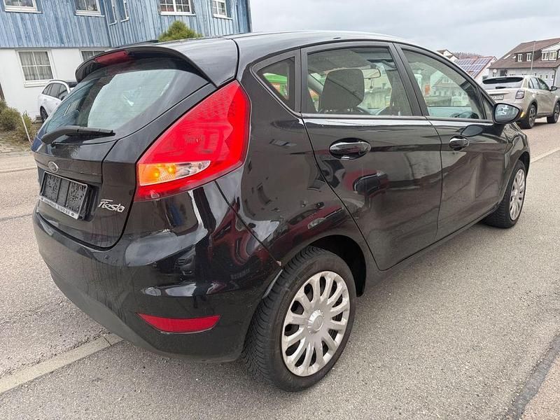 Gebraucht Ford Fiesta Trend 69 PS (50 kW) 2010 Kleinwagen
