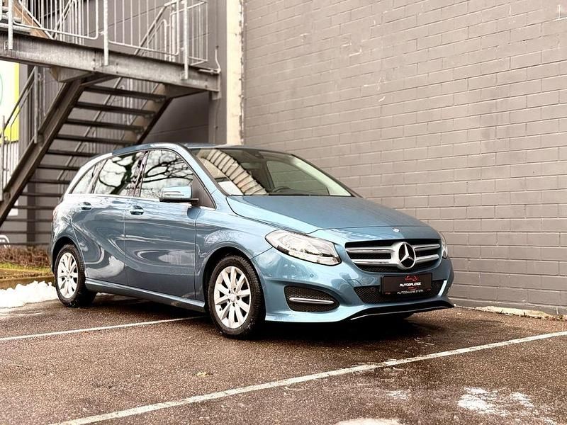 Gebraucht Mercedes B200 136 PS (100 kW) 2015 Blau Van / Kleinbus