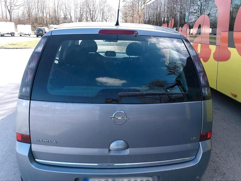 Gebraucht Opel Meriva 101 PS (74 kW) 2008 Silber Van / Kleinbus