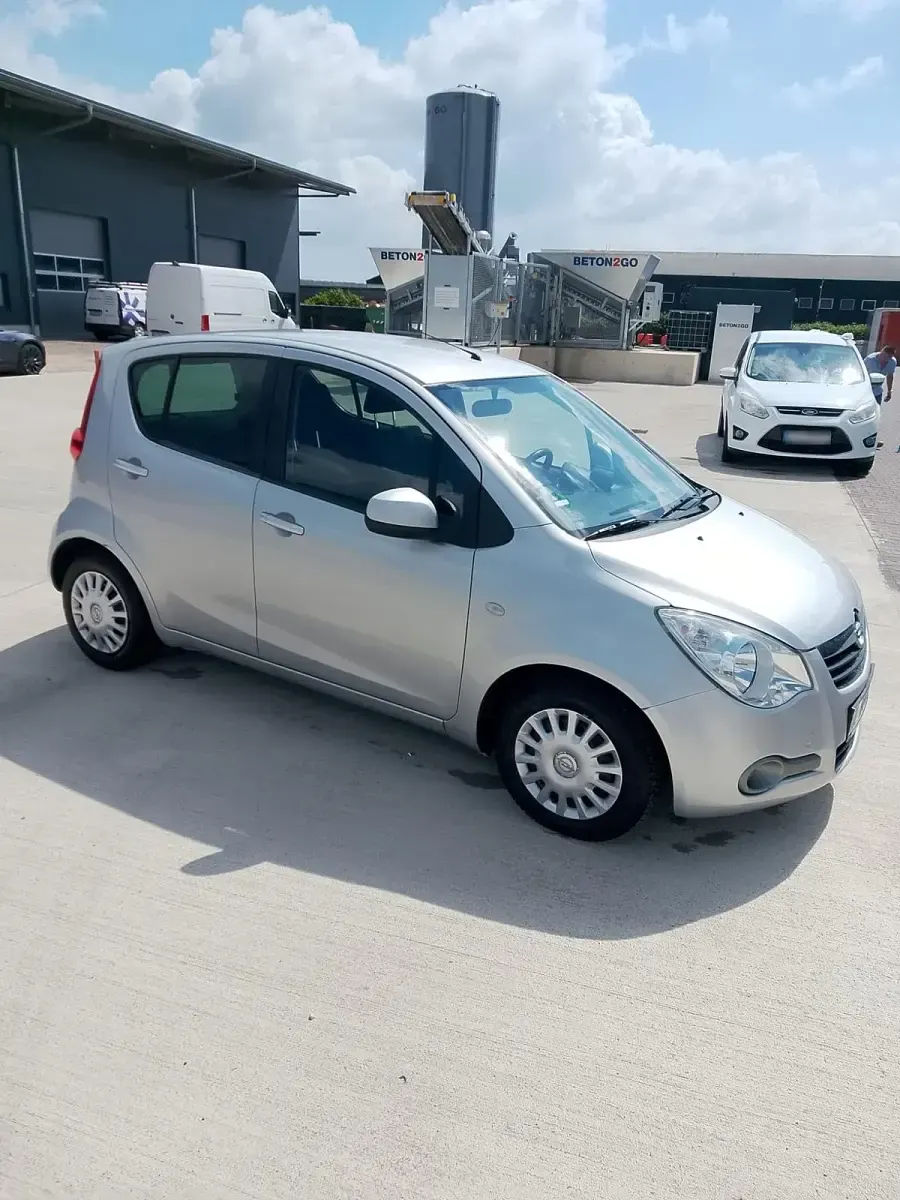Gebraucht Opel Agila Edition 94 PS (69 kW) 2011 Silber Kleinwagen
