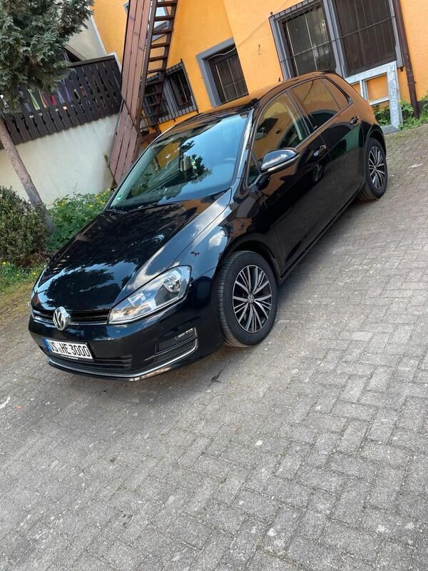 Schwarz Gebraucht 2016 VW Golf VII Limousine | 9.950 € (Fairer Preis) - Bild 1/4