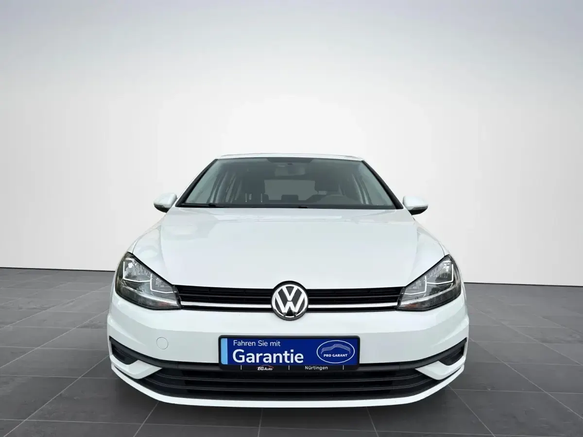 Gebraucht VW Golf VII Trendline 86 PS (63 kW) 2019 Weiß Limousine